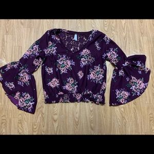 Blouse with boho sleeves and lace back